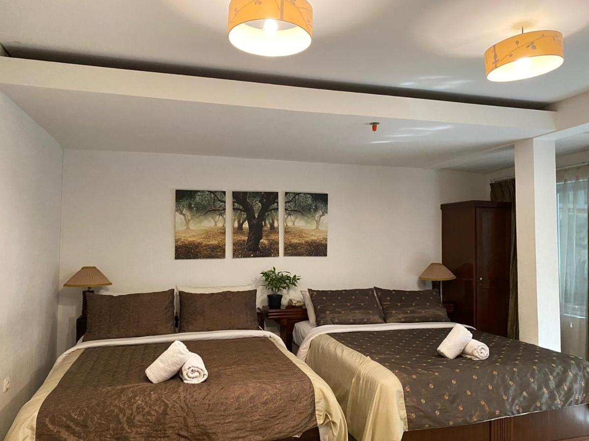 La Nostalgie Boutique Guest House Bandung Esterno foto