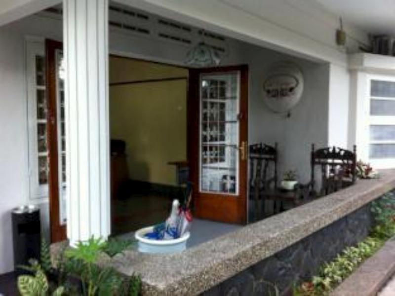 La Nostalgie Boutique Guest House Bandung Esterno foto