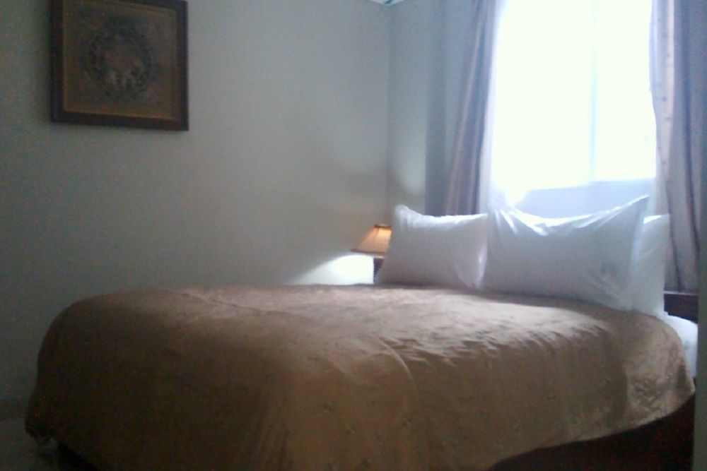 La Nostalgie Boutique Guest House Bandung Esterno foto