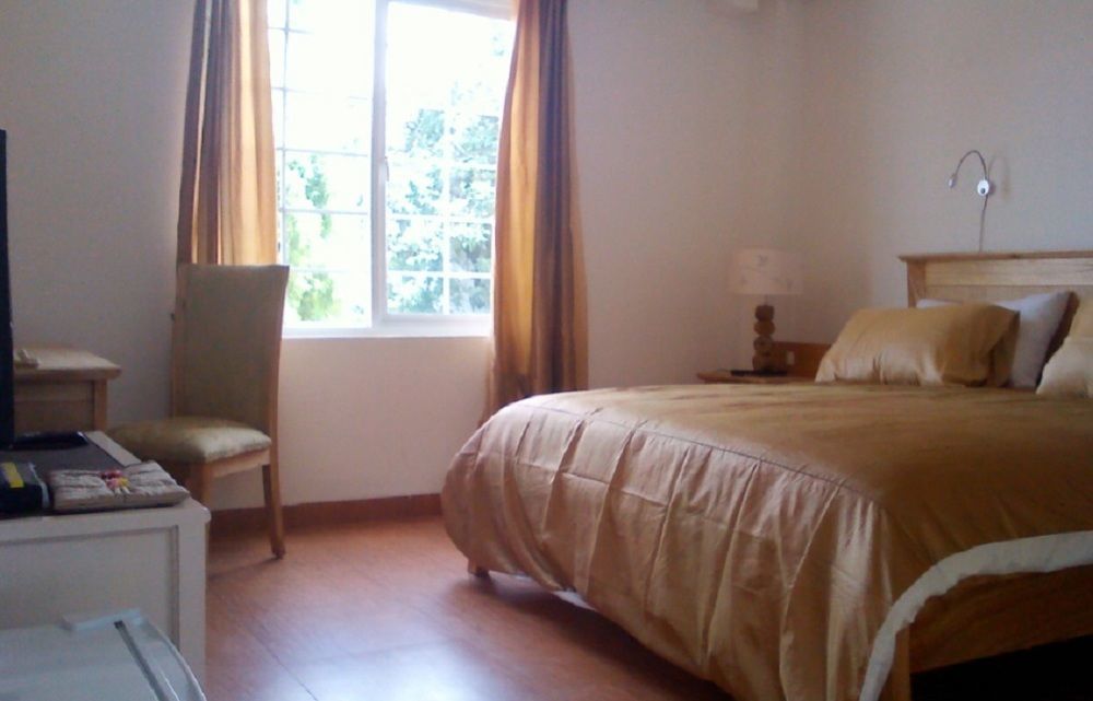 La Nostalgie Boutique Guest House Bandung Esterno foto